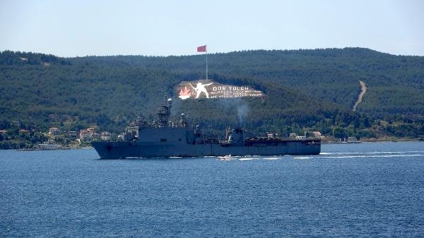 Amerikan savaş gemisi Çanakkale Boğazı'ndan geçti