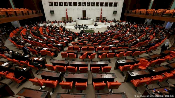 Mecliste “çoklu baro” mesaisi başlıyor