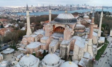 Ayasofya tartışması: Rus Ortodoks Kilisesi Ayasofya'nın camiye dönüştürülmesi fikrini 'Orta Çağ'a dönüş' olarak tanımladı