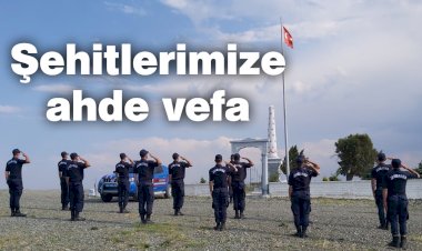 Oyuktepe Şehitliğine Mehmetçik selam durdu