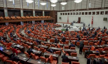 'Çoklu baro' teklifinin kılık kıyafet maddesinde değişiklik