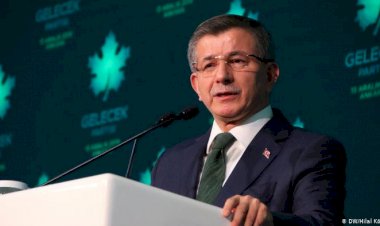 Karamollaoğlu ve Davutoğlu'ndan karara destek