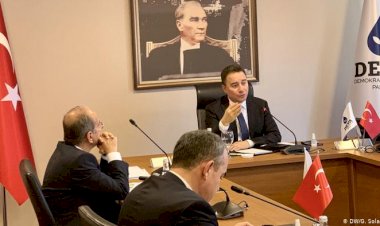Babacan: İktidar varoluş mücadelesi içinde