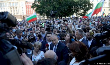 Bulgaristan Cumhurbaşkanından "mafya" gibi davranan hükümete istifa çağrısı