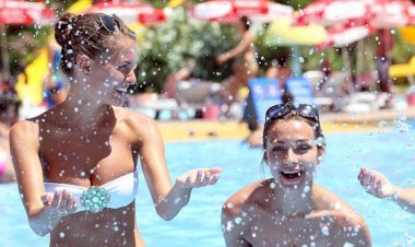 ‘Türkiye, Rus turistleri kabul edeceğini resmi olarak bildirdi’