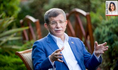 Davutoğlu: 'Mesela Hakan Şükür siyasi ayaktı, görevli olarak gelmişlerdi!'