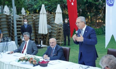 İzmir’in kanaat önderleri Ege Üniversitesinde buluştu