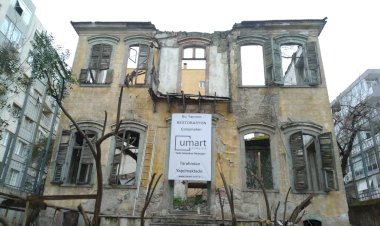 Tarihi Köşk Ayağa Kalkıyor