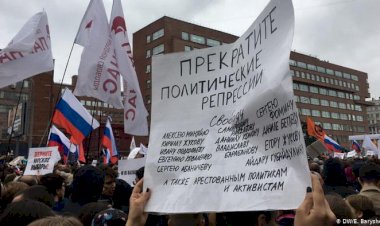 Немецкие ученые оценили уровень демократии в России и Украине