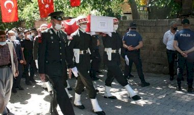 Şehit Piyade Sözleşmeli Onbaşı Recep Durak Diyarbakırda son yolculuğuna uğurlandı