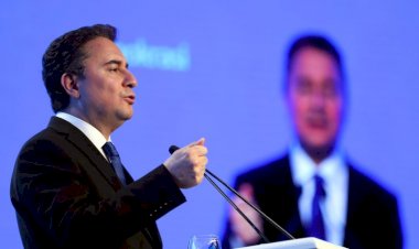 Ali Babacan, Türkiye'ye yapılan ekonomik operasyonun en büyüğünü anlattı