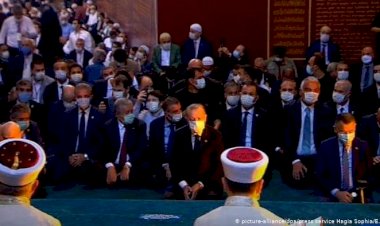 Ayasofya’da 86 yıl sonra ilk Cuma namazı kılındı
