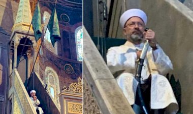 Ayasofya Camii'nde ilk hutbe: Ali Erbaş kılıçla çıktı