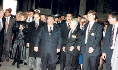Ayasofya'da Özal’dan prense: ‘Atsana bir imza’