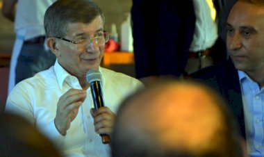 Ahmet Davutoğlu: Refahı halka yaymak için siyasetteyiz