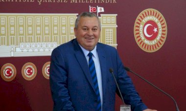 Cemal  Enginyurt, Davutoğlu'na mı, Ali Babacan'a mı katılacak?