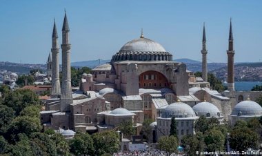 BM: Ayasofya kültürlerarası diyalog mekanı olarak kalmalı
