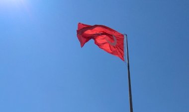Irlamaz Vadisindeki Türk Bayrağı Yenilendi