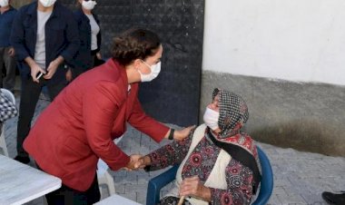 Vali Funda Kocabıyık şehit ailelerini ziyaret etti