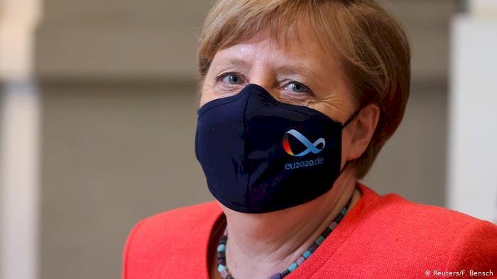 Merkel’den yaşlılara teşekkür