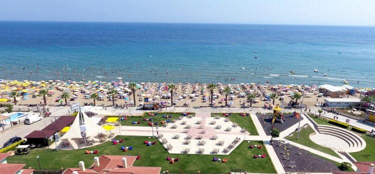 Menderes Sahilleri Yeni Tesislere Kavuştu
