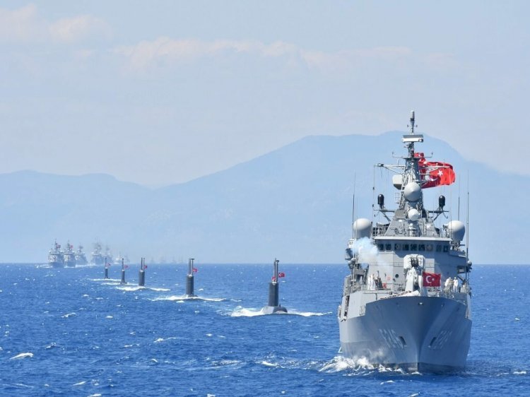 Türkiye ilan etti! Libya'da dev hamle Donanma sahaya iniyor