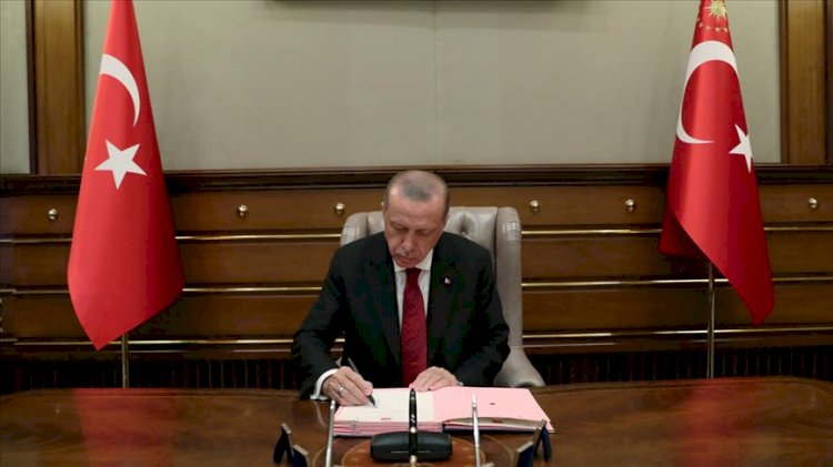 Erdoğan Ayasofya'yı ibadete açan kararı imzaladı