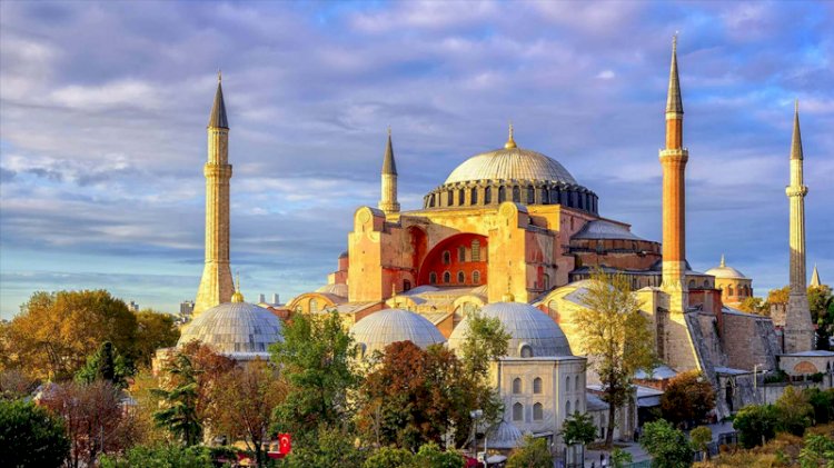 Ayasofya, Lozan Antlaşması’nın 97. yıl dönümüne rastlayan 24 Temmuz’da ibadete açılacak