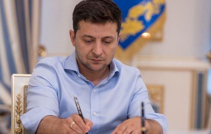 KIRIMLI GENÇLERİN UKRAYNA ÜNİVERSİTELERİNE GİRİŞİNİ KOLAYLAŞTIRAN YASA İMZALANDI