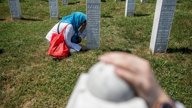 Srebrenitsa'da Sırplara karargahın kapısını açan Hollandalı asker yaşananları anlattı