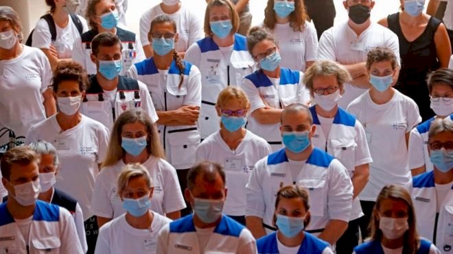 Koronavirüs: Fransa'da sağlık çalışanlarına toplamda 8 milyar euro maaş zammı yapılacak