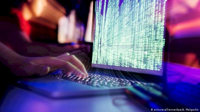 Ünlülerin Twitter hesaplarına siber saldırı