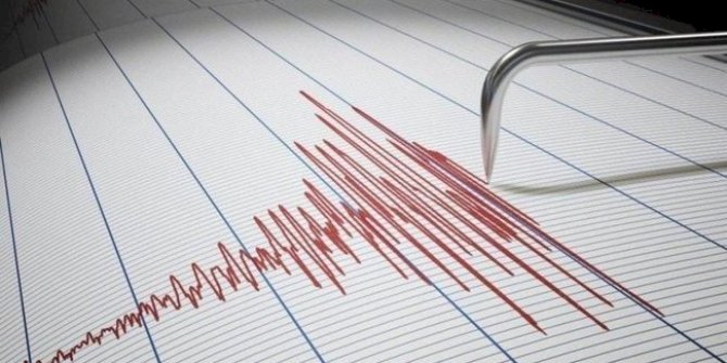 İzmir'de korkutan deprem