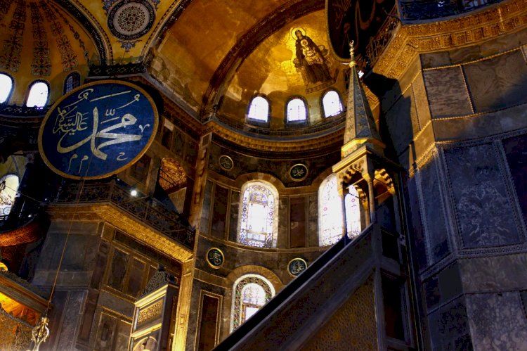 Kudüslü rahip ve Alman papazdan Ayasofya kararına destek