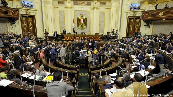 Libya tezkeresi Mısır meclisinde