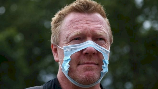 Londra'da yüzlerce maske ve aşı karşıtı sokaklara çıktı