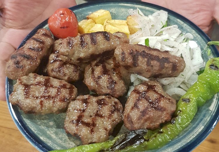 Köfte deyip geçme bin çeşidi, bin hilesi var...