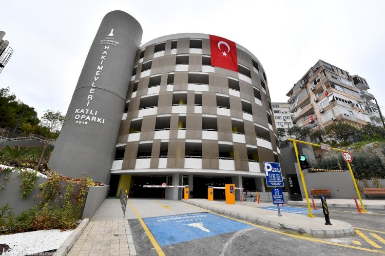 İzmir'de gazilere, gazi eşleri ve şehit yakınlarına Büyükşehir otoparkları ücretsiz