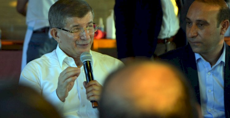 Ahmet Davutoğlu: Refahı halka yaymak için siyasetteyiz
