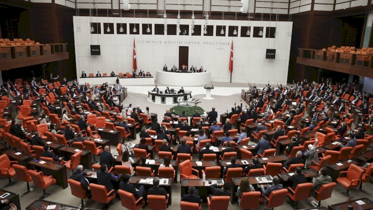 Sabahladılar ama sosyal medya yasası 1 Ekim’de yürürlüğe girecek
