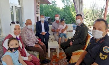 Kaymakam Çimşit'ten şehit ailelerine bayram ziyareti