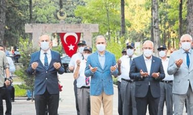 Tosyalı’dan şehitlik ziyareti