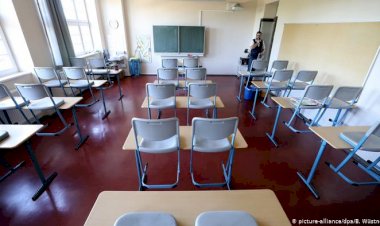 Almanya'da açılan iki okul korona yüzünden tekrar kapandı