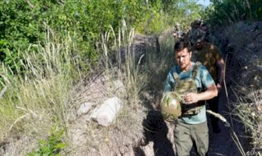 ZELENSKİY'DEN DONBAS MEVZİLERİNE ZİYARET