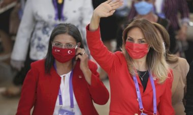 CHP Kadın Kolları Kurultayı: Üç adaylı yarış