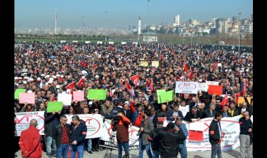 EYT (Emeklilikte Yaşa Takılanlar) yasası hakkında ne düşünüyorsunuz?