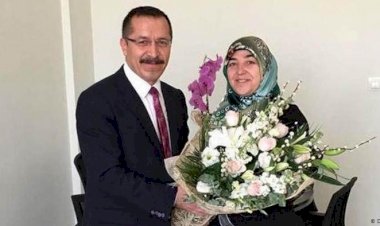 Eşine özel ilan çıkaran rektör görevden uzaklaştırıldı