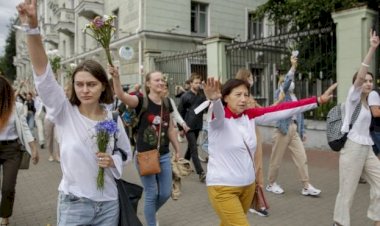 Belarus seçimleri: Devlet Televizyonu'nun iki sunucusu AB'nin de eleştirdiği seçim sonrası istifa etti