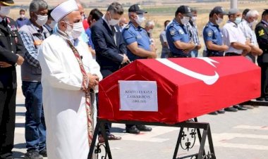 Ağır Yaralanan ve Hastanede Şehit Olan Komutana Son Görev