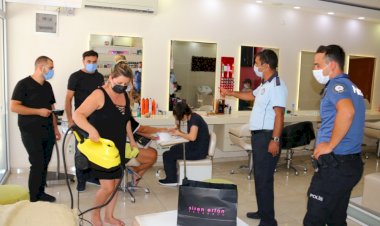 Çeşme Belediyesi’nden kuaför ve berberlere   tek kullanımlık önlük ve havlu!   